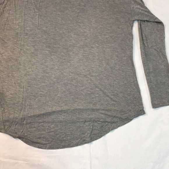 Last Chance!! Tahari gray high low hem long sleeved shirt - Picture 7 of 8